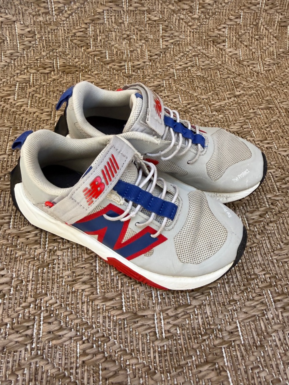 New Balance Kids FuelCell Play v1  size 11.5
